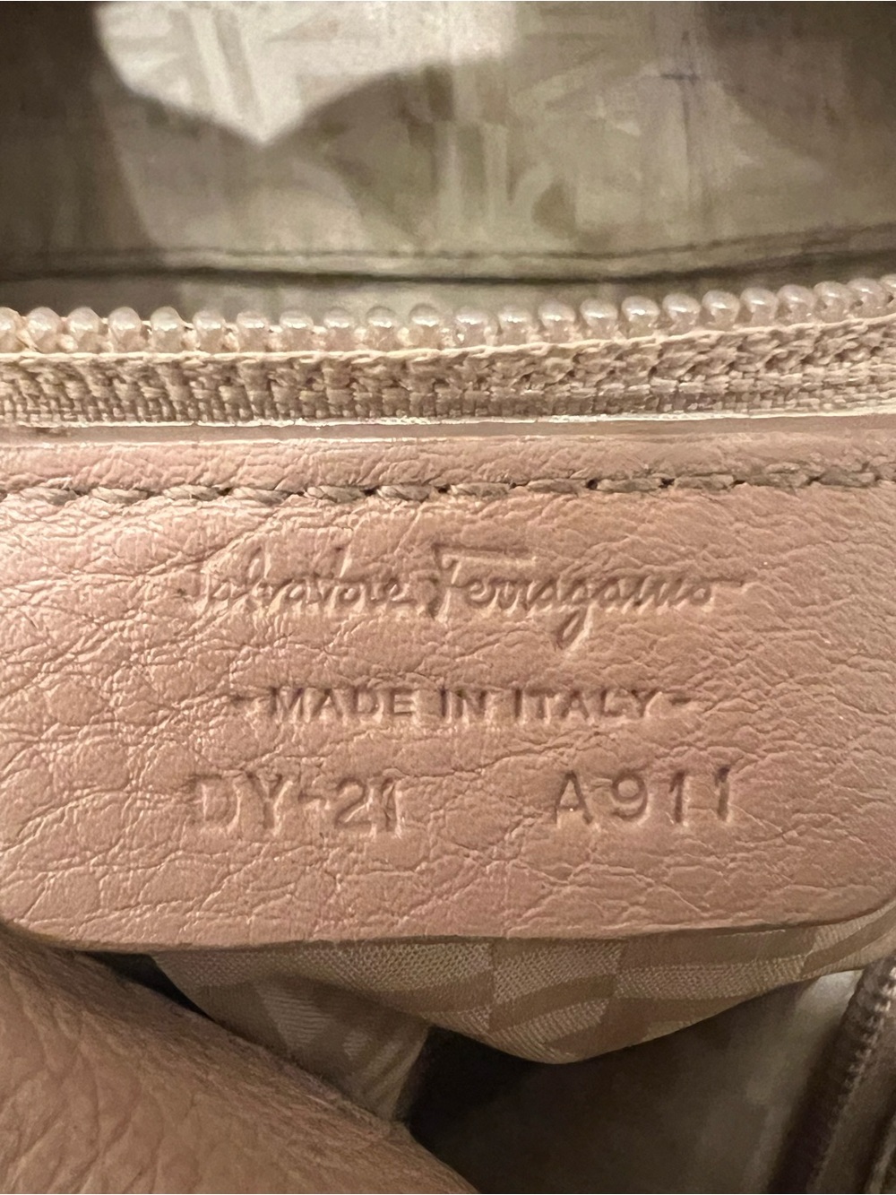 Salvatore Ferragamo Pebbled Leather Pink Bag - Picture 5 of 13